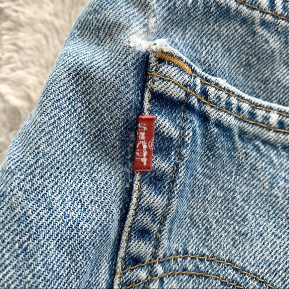 Vintage Levi’s 505 Light Wash Straight Leg Jeans - Picture 2 of 15